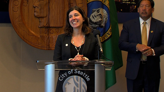 Jessyn Farrell sworn in as director of the Office of Sustainability & Environment